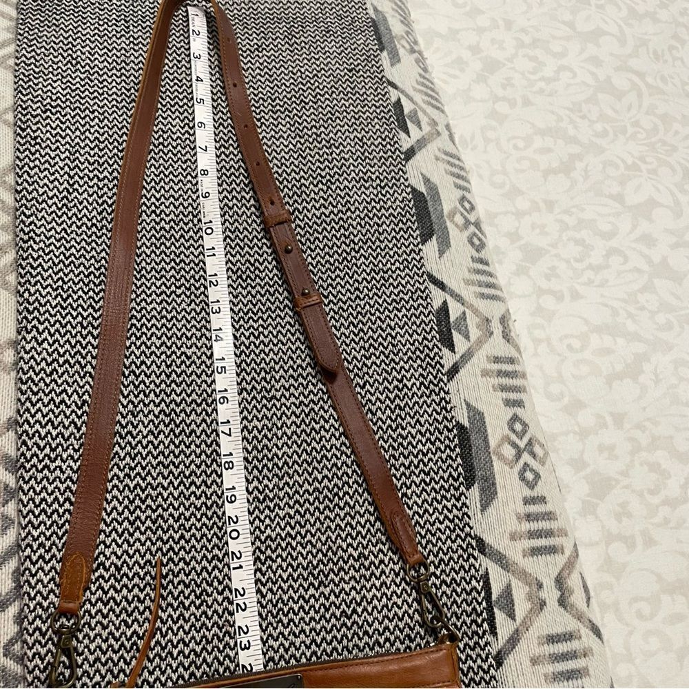 Nena and Co. Nenita Crossbody Bag - Picture 6 of 10